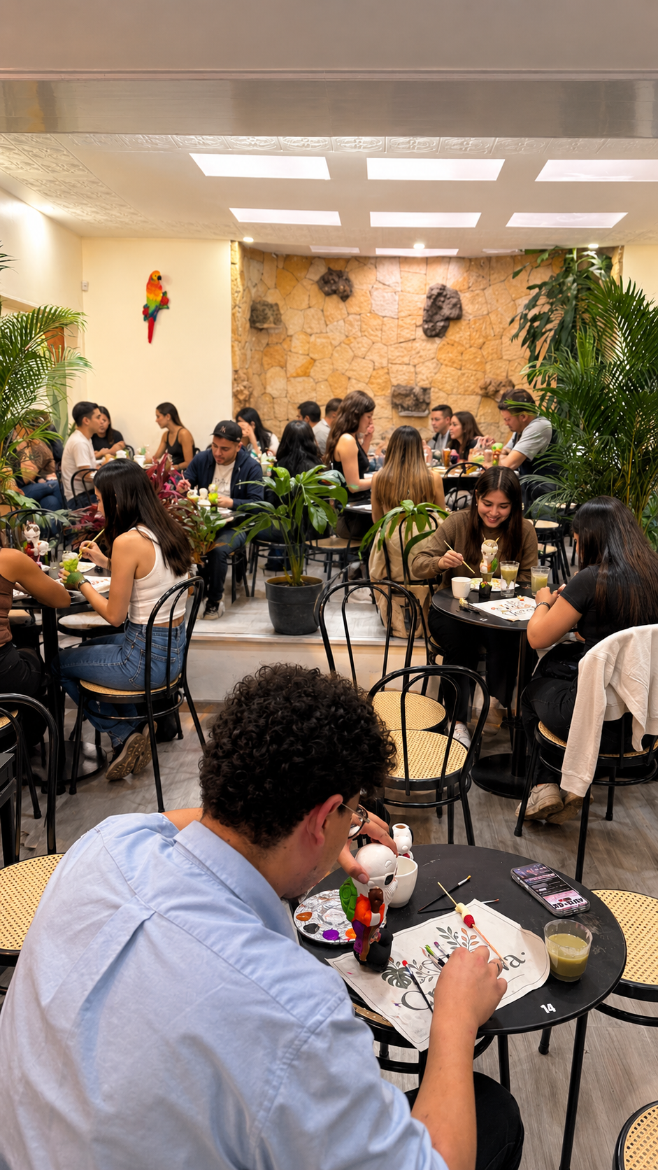     Donde el café inspira y el arte conecta. ☕🎨
